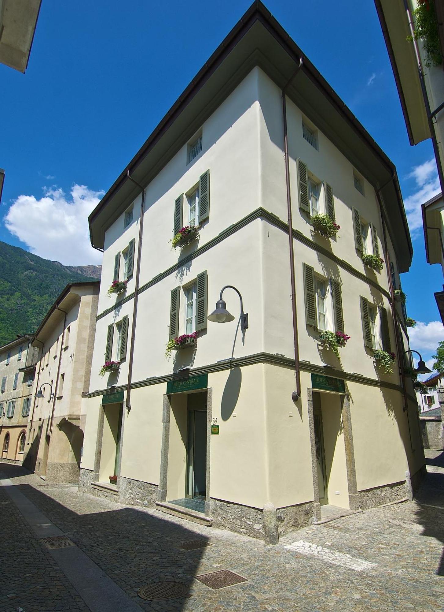 Hotel Centrale Best Western Signature Collection Tirano Exterior foto